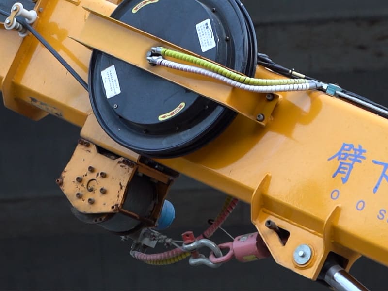 hydraulic winch for a boom lift