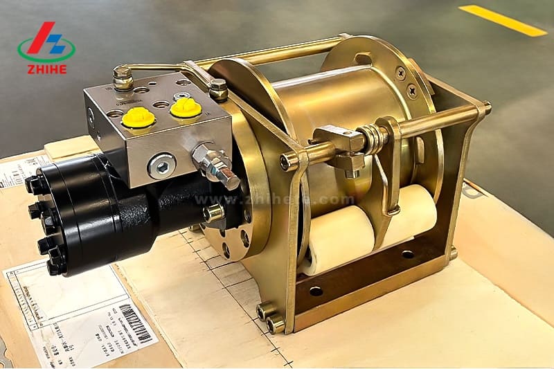 hydraulic hoist winch for aerial work platforms
